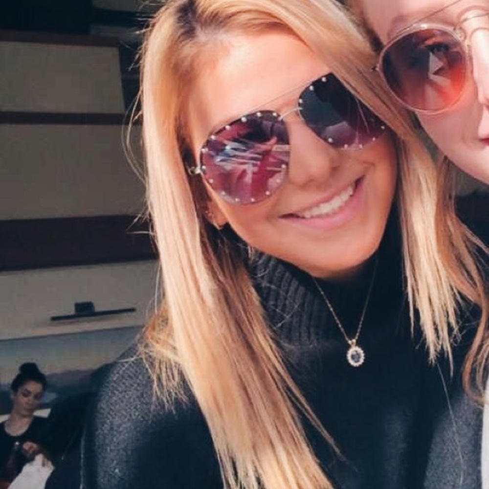 Meet your Posher, Isabelle